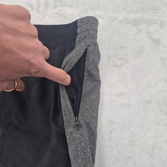 Lululemon License to Train Lined Short 7" Mens M Black Grey LM7B75S Lightweight - Picture 5 of 8